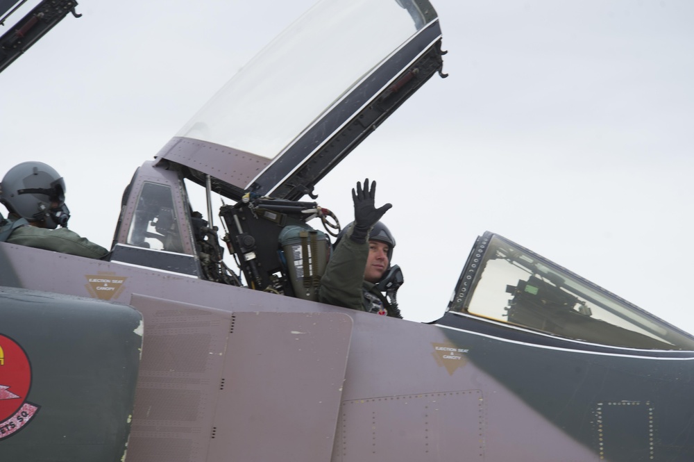 Final Flight farewells Phantom