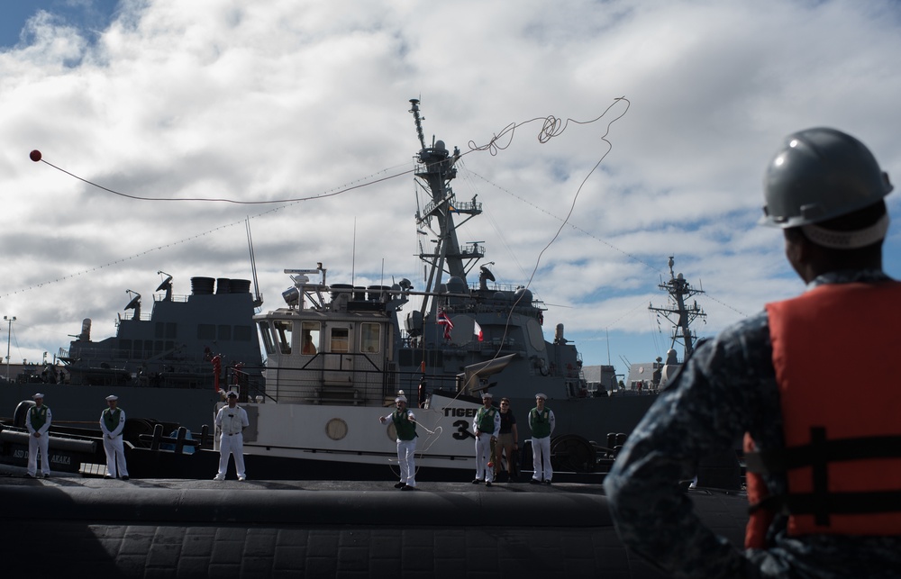 USS Buffalo returns from deployment in time for Christmas