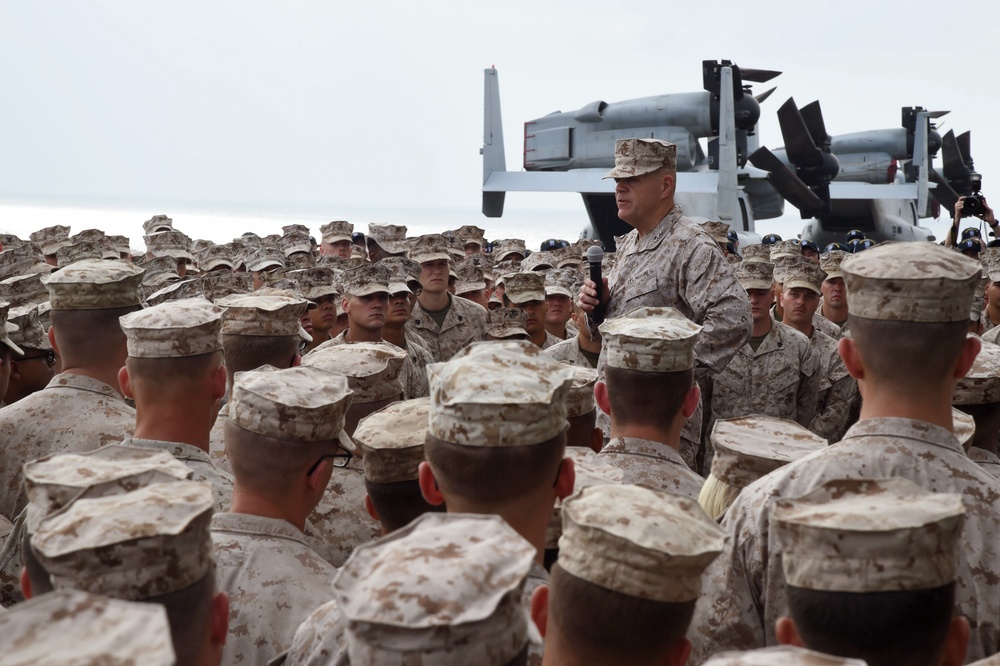 CMC and SgtMaj MC visit Marines and Sailors aboard the USS Makin Island