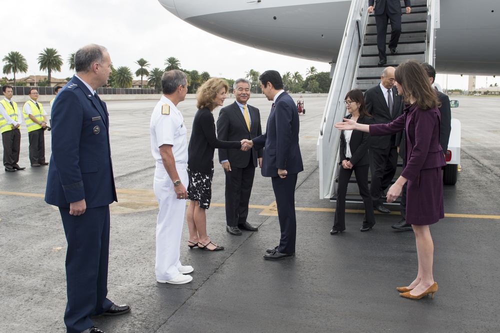 Japanese Prime Minister Arrives in Hawaii for Memorial Visit