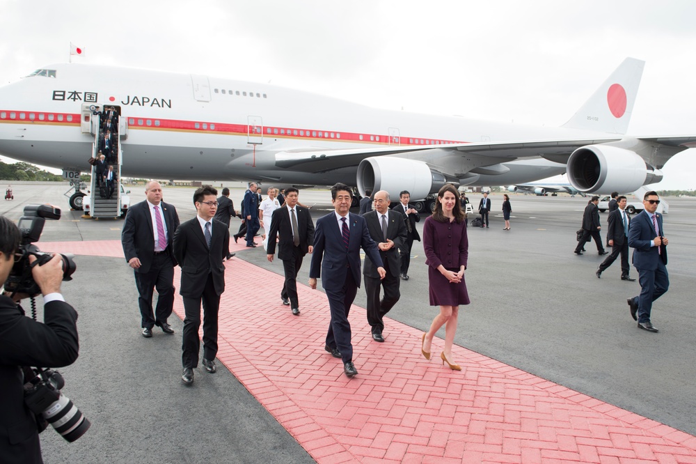 Japanese Prime Minister Arrives in Hawaii for Memorial Visit