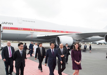 Japanese Prime Minister Arrives in Hawaii for Memorial Visit