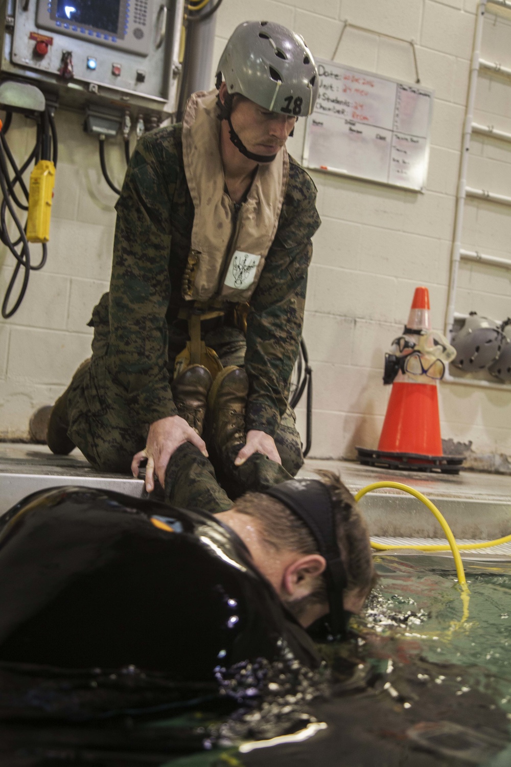 24th Marine Expeditionary Unit Helo Dunker Training