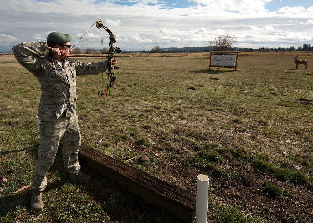 Survival school archery