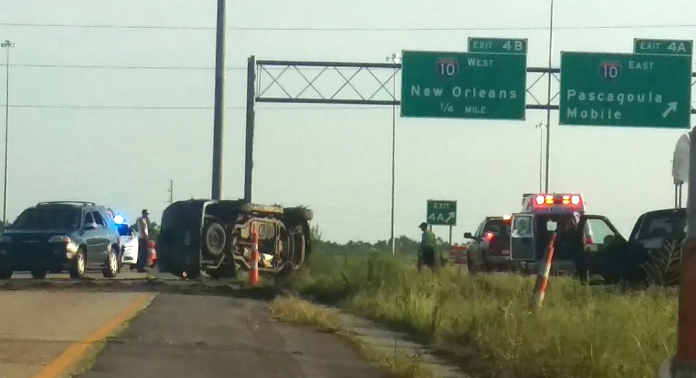 Keesler Citizen Airman helps motorist in need