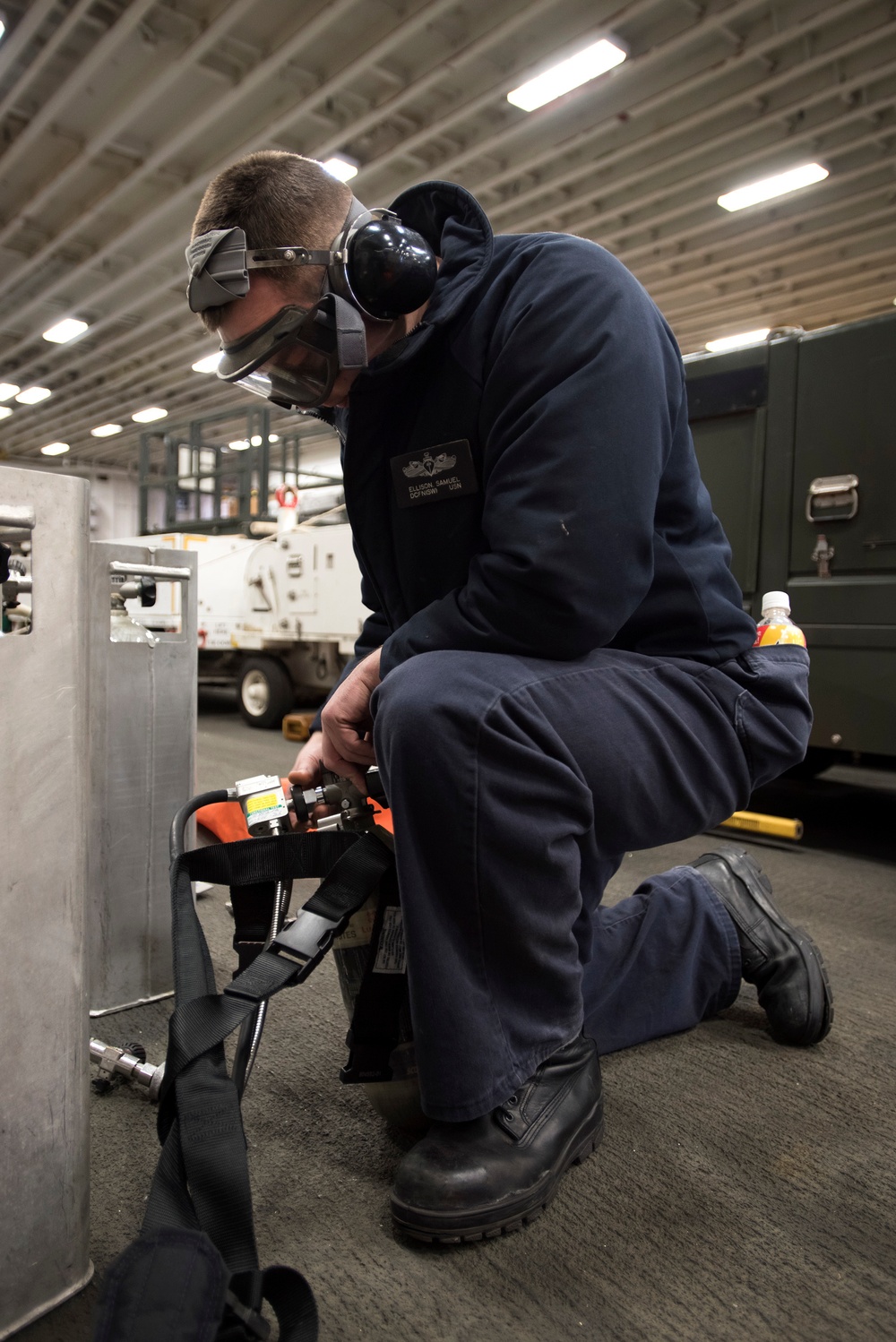 Maintenance aboard USS Bonhomme Richard (LHD 6)