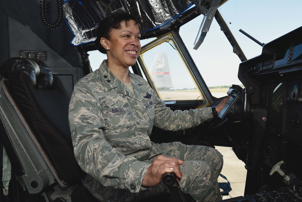 22nd Air Force commander visits 403rd Wing