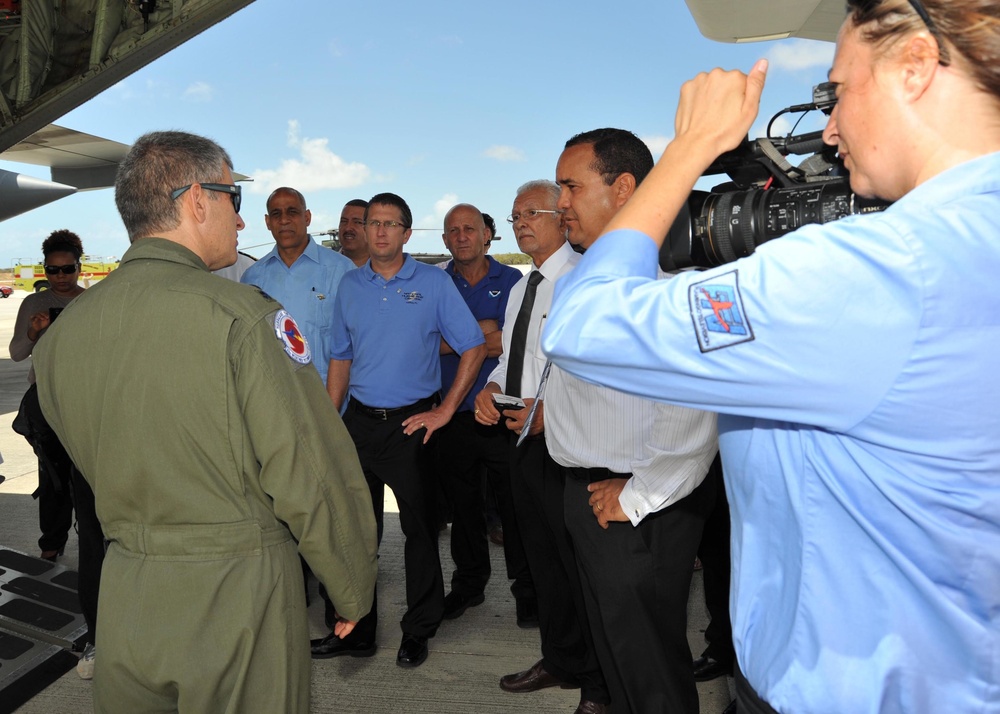Hurricane Hunters, National Hurricane Center promote hurricane preparedness in Caribbean