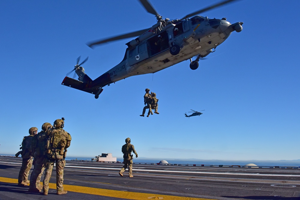 MSST San Diego fast ropes aboard USS Carl Vinson