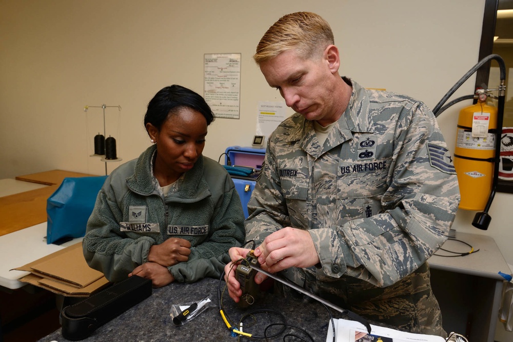 403rd OSS trains, equips