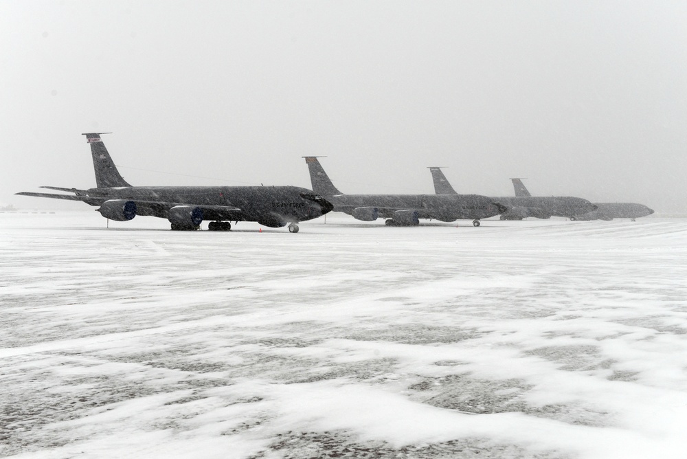 KC-135s in the snow