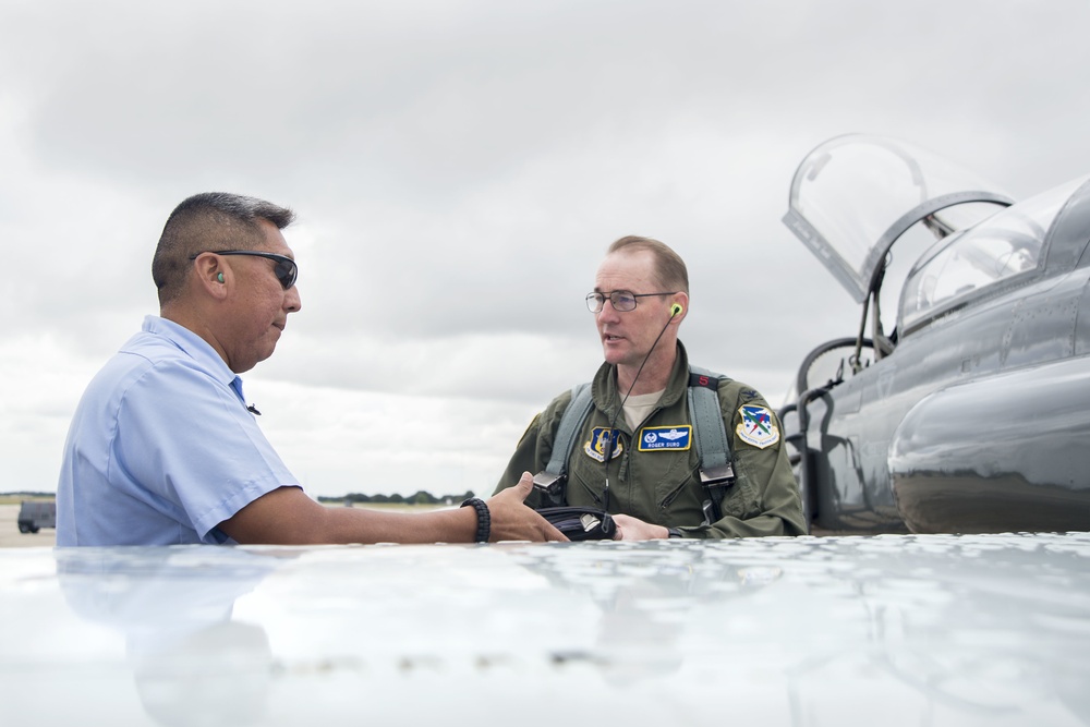 Former Navy Blue Angels crew chief brings knowledge, excellence to 435th FTS mission