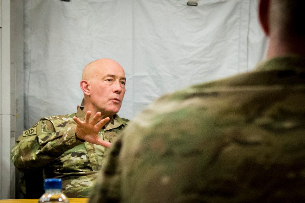 Lt. Gen. Luckey visits deployed soldiers