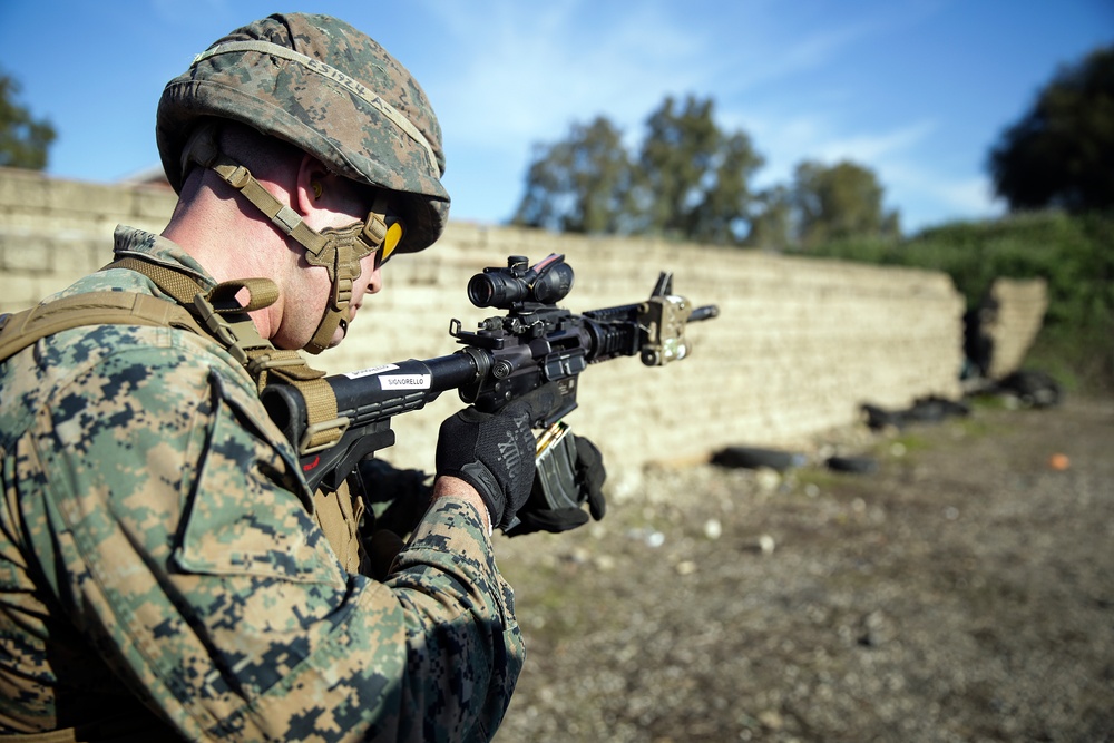 Train like we fight: Marines conduct unique range in Italy