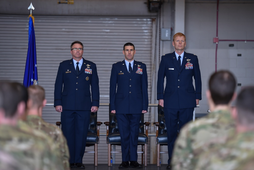 15th SOS hosts change of command