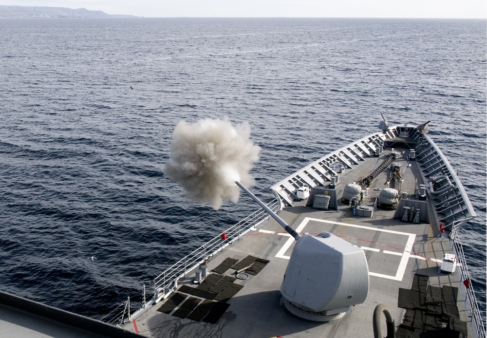 USS Lake Champlain (CG 57) Naval Surface Fire Support Exercise