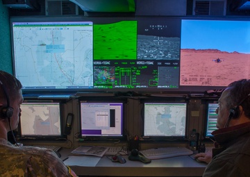 Pilots conduct Apache proficiency training
