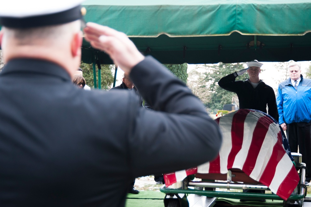WWII WAVES Chief buried with military honors