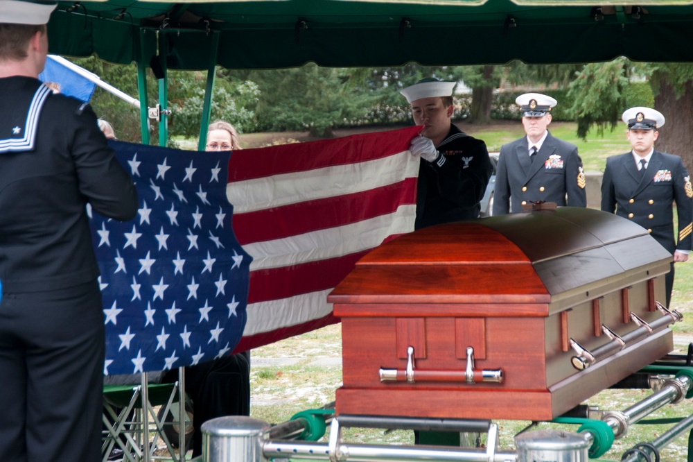 WWII WAVES Chief buried with military honors