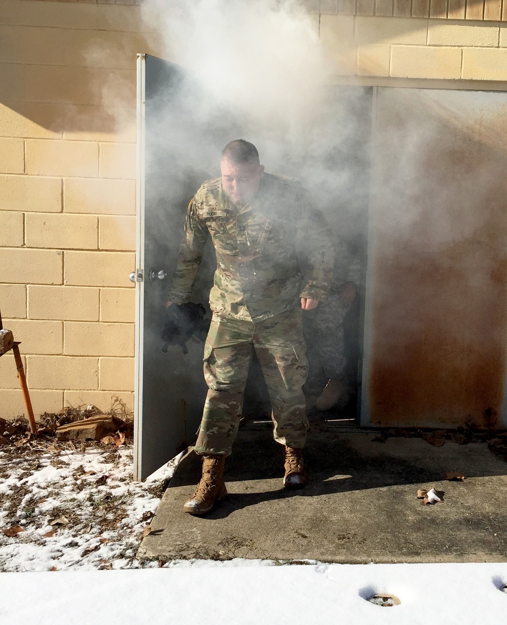 Arkansas Guardsmen Conduct Gas Chamber Training