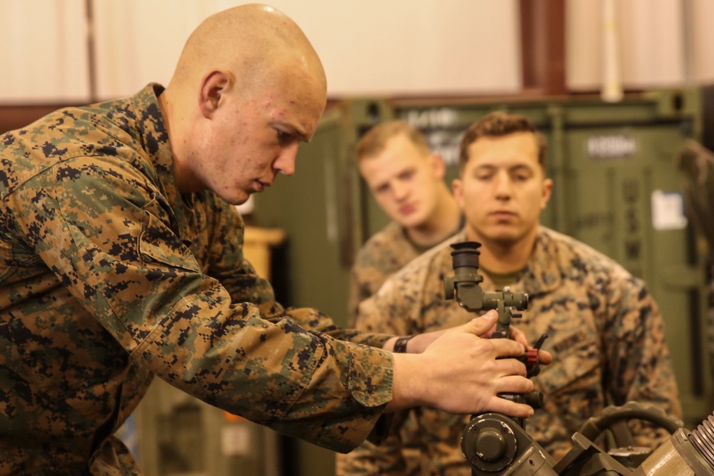 1/10 participates in Reconnaissance, Selection, Occupying Position training
