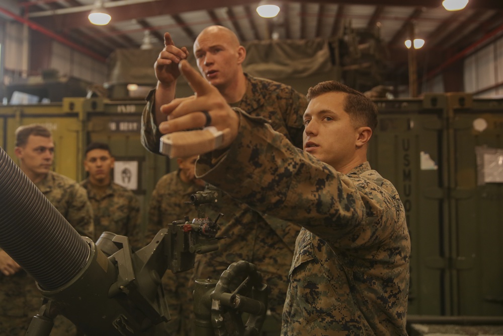 1/10 participates in Reconnaissance, Selection, Occupying Position training