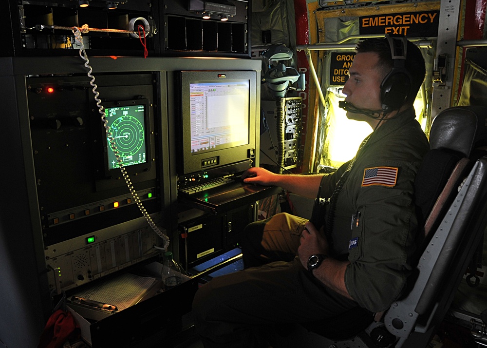 Hurricane Hunters, 446th Aeromedical Evacuation Squadron team up for life-saving training