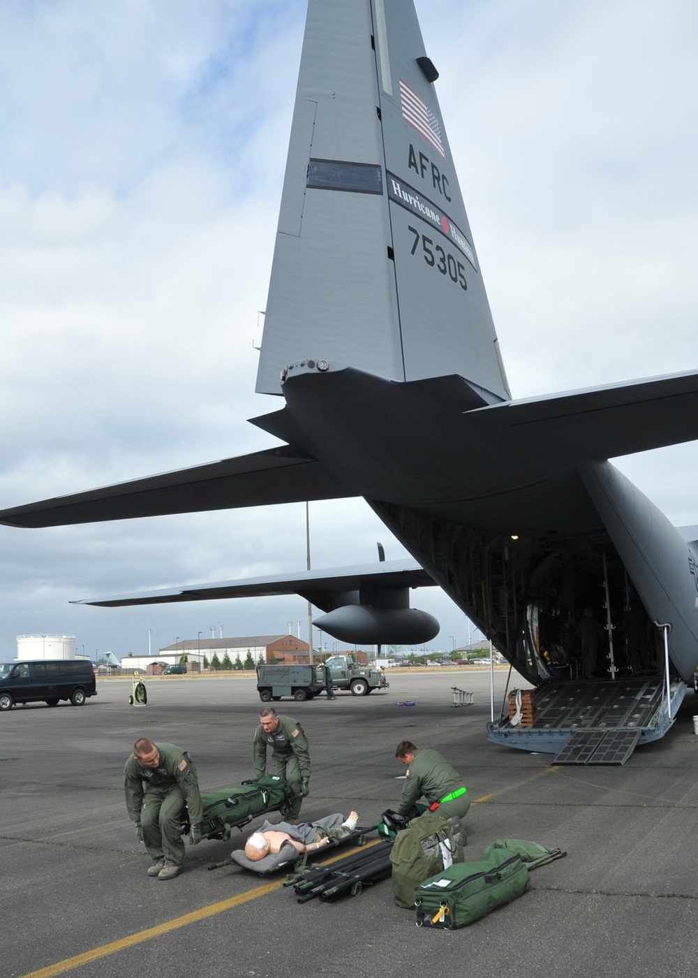 Hurricane Hunters, 446th Aeromedical Evacuation Squadron team up for life-saving training