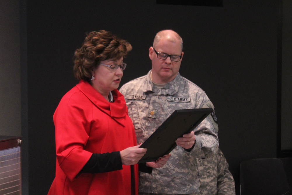 Minnesota State Senator Honors New Army Reserve Unit