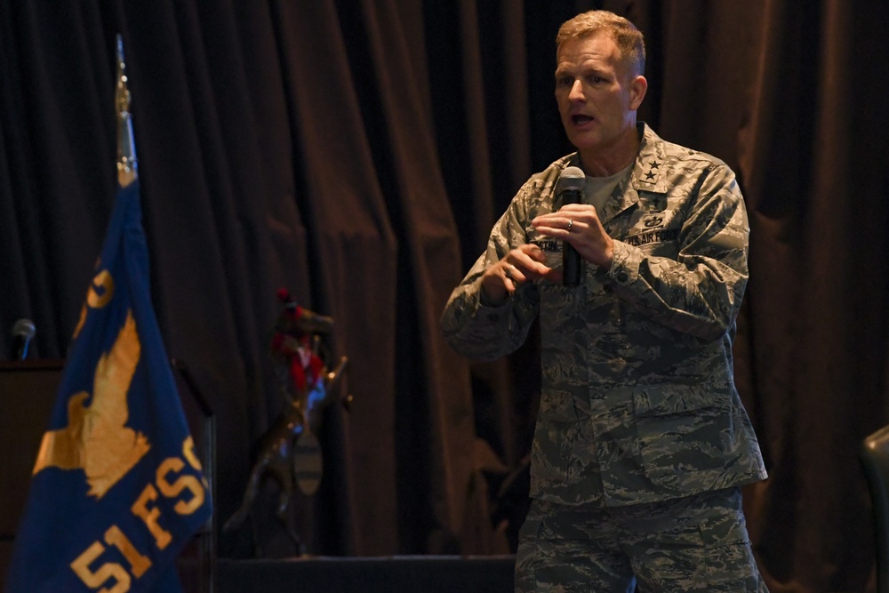 Don’t ring the bell: Chief of chaplains speaks to Team Osan about resiliency