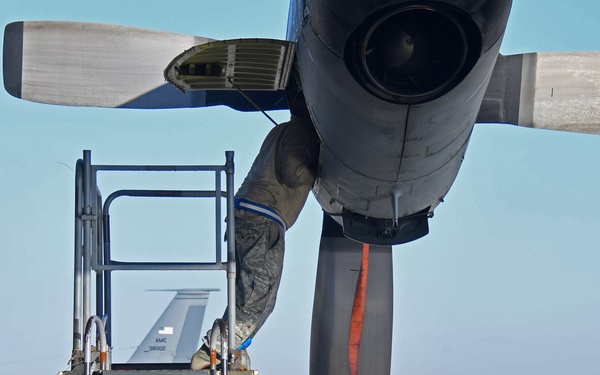 Maintaining mobility: Maintenance Reserve Airmen keep eyes to the sky