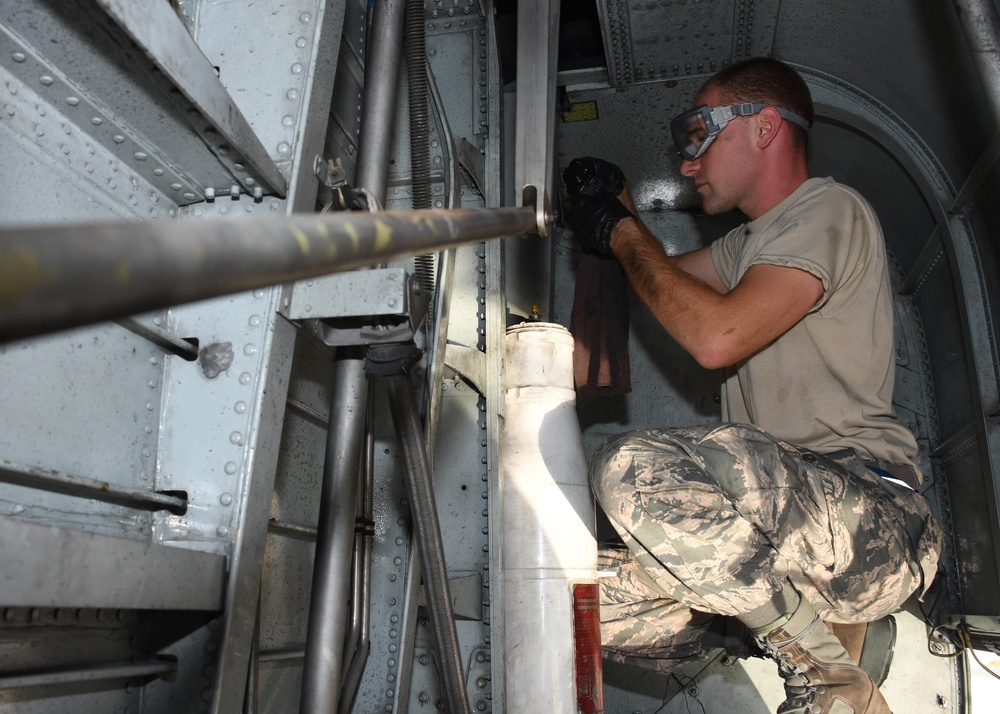 Maintaining mobility: Maintenance Reserve Airmen keep eyes to the sky