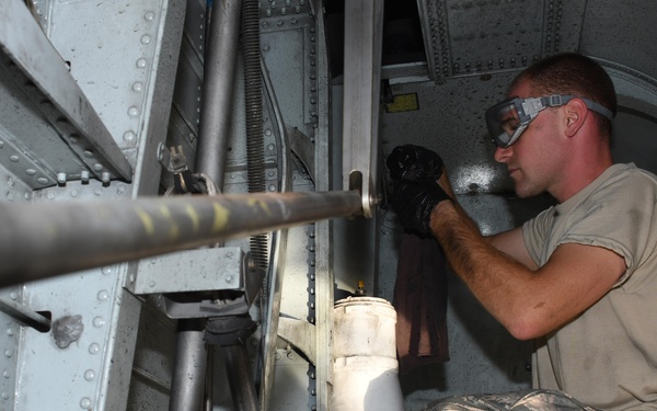 Maintaining mobility: Maintenance Reserve Airmen keep eyes to the sky