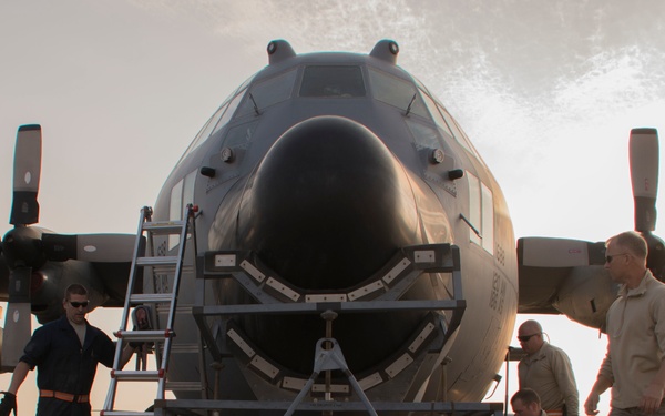 386th EMXS maintainers replace C-130H radome