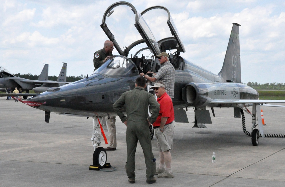 403rd partners with local aviators on MS Gulf Coast