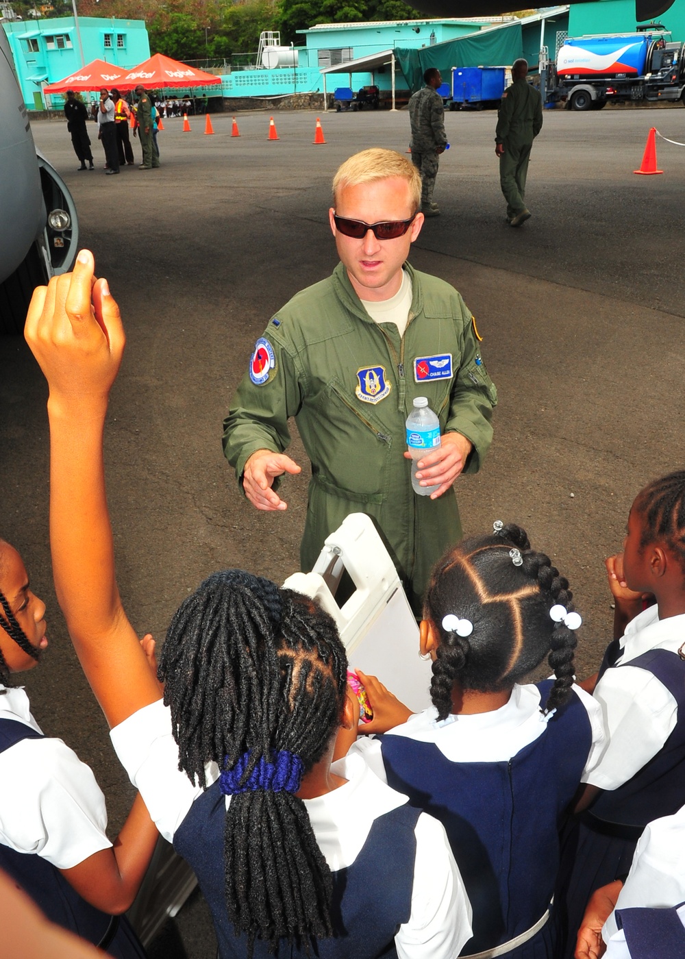 NOAA, Hurricane Hunters team up for awareness tour