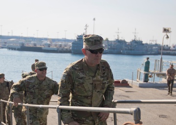 Lt. Gen. Luckey tours USAR boating capabilities