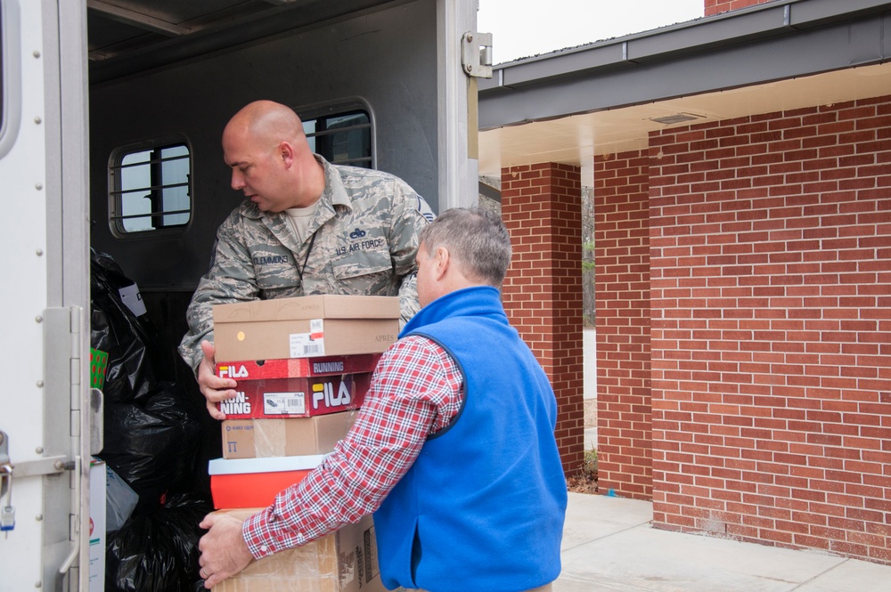 Team AEDC gives to Angel Tree program