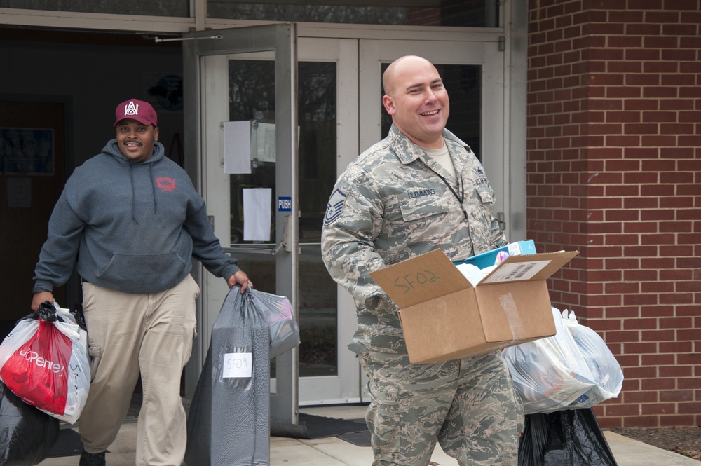 Team AEDC gives to Angel Tree program