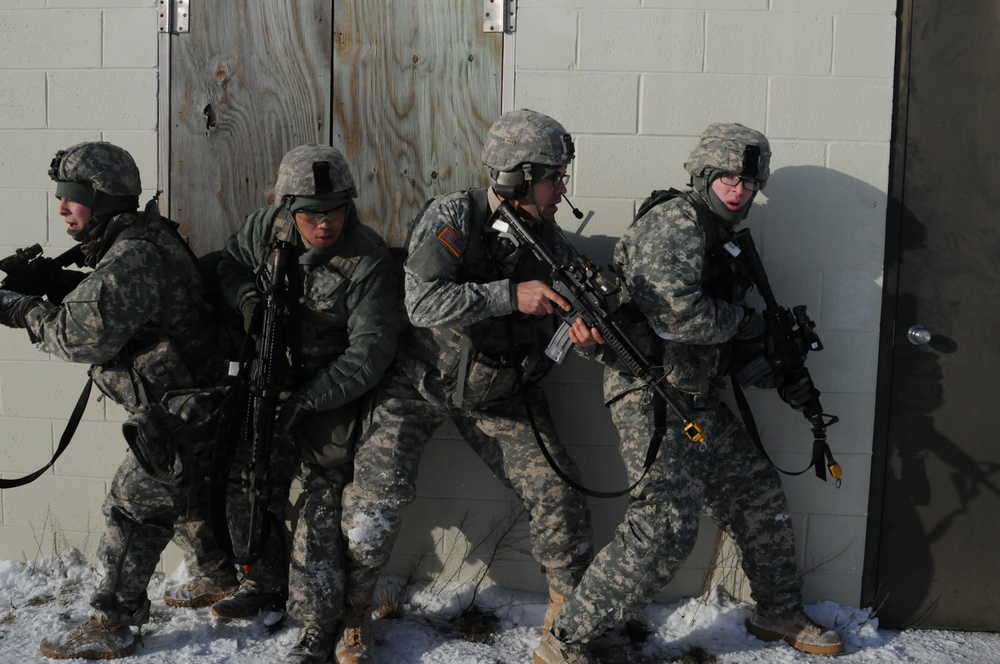 Guard Infantry conducts assault training