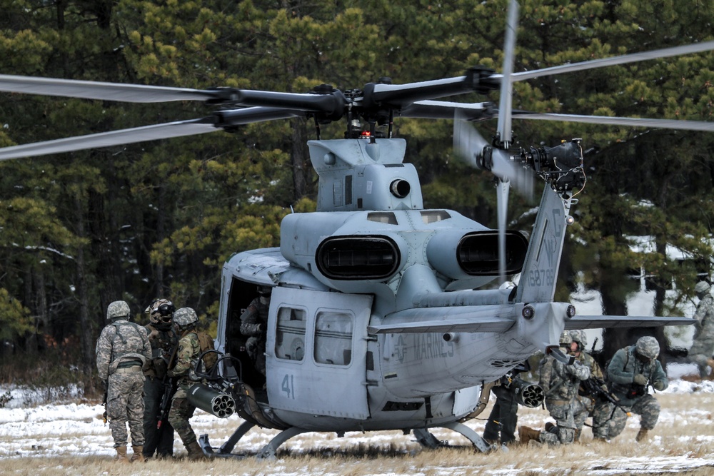 National Guard, Marines work together during exercise