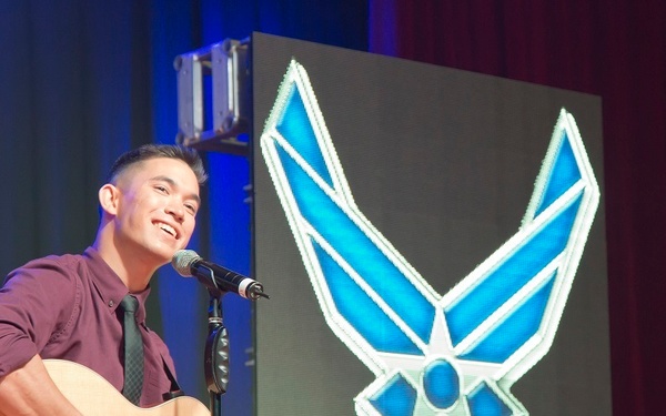 2016 Air Force Entertainer of the Year voting begins