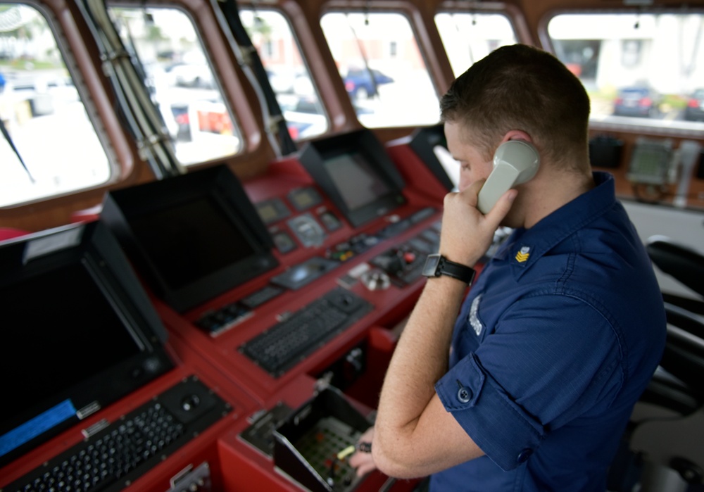 Coast Guardsman demonstrates electronics capabilities on Fast Response Cutter
