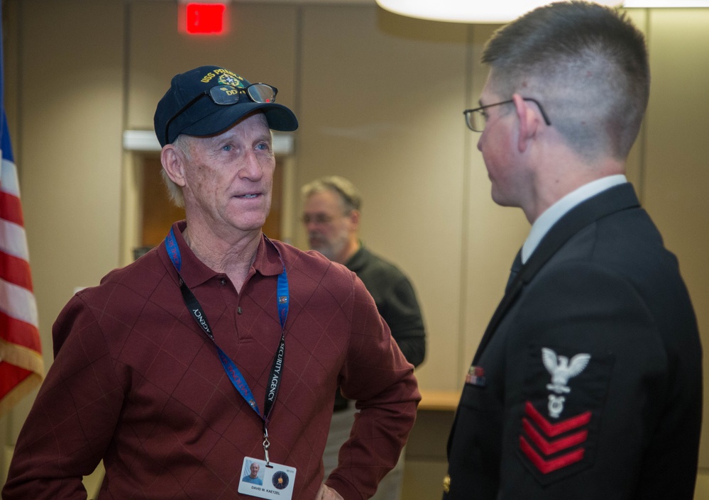 U.S. Navy Band offers concert to retired veterans home