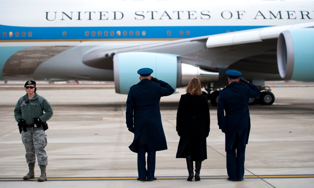 89th AW supports president’s farewell flight