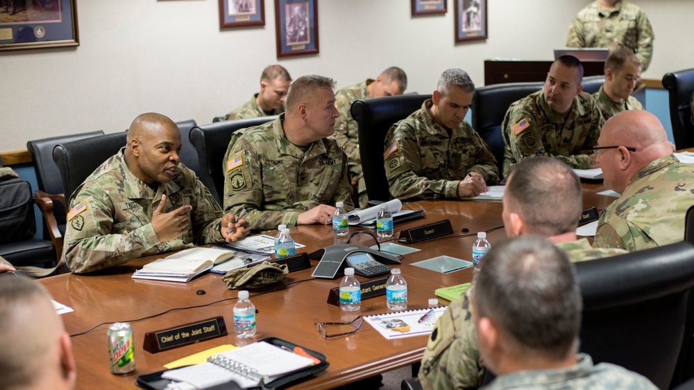 First Army Commander Meets with Illinois Leaders