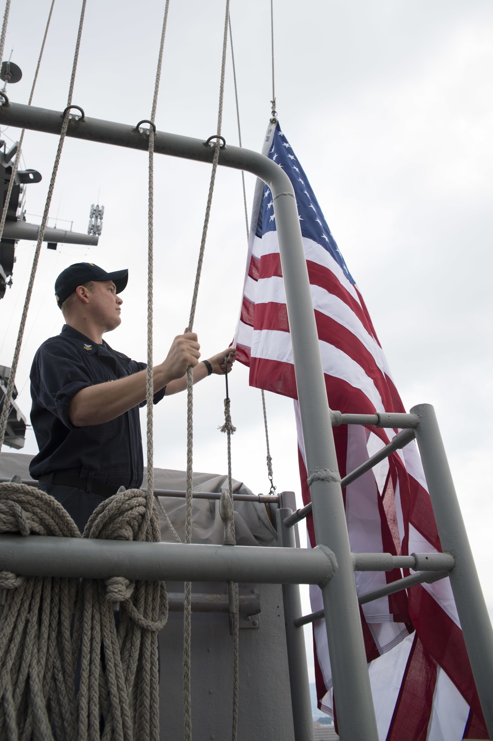 Retiring U.S. Navy Captain's flag is flown aboard USS Bonhomme Richard