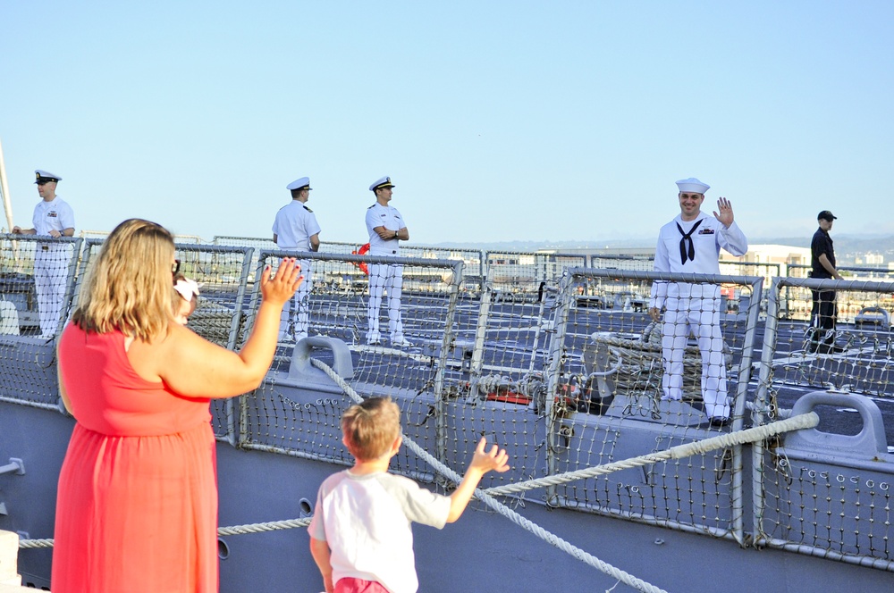 USS Michael Murphy deploys