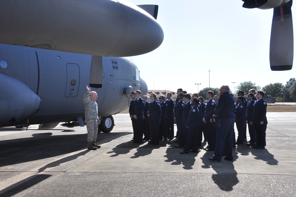 908th Shares Experiences with Next Generation of Potential Airmen