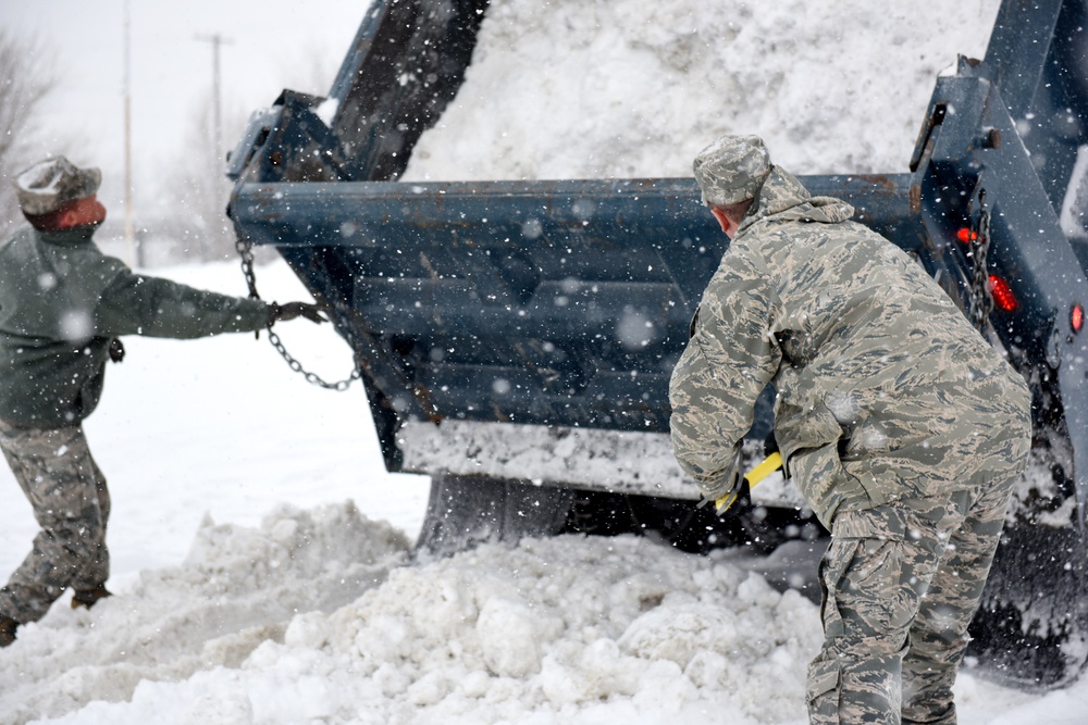 Idaho National Guard helps with snow removal from major snowstorm of 2017